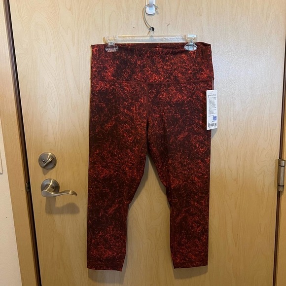 lululemon athletica Pants - NWT lululemon Wunder Train HR Crop 23”